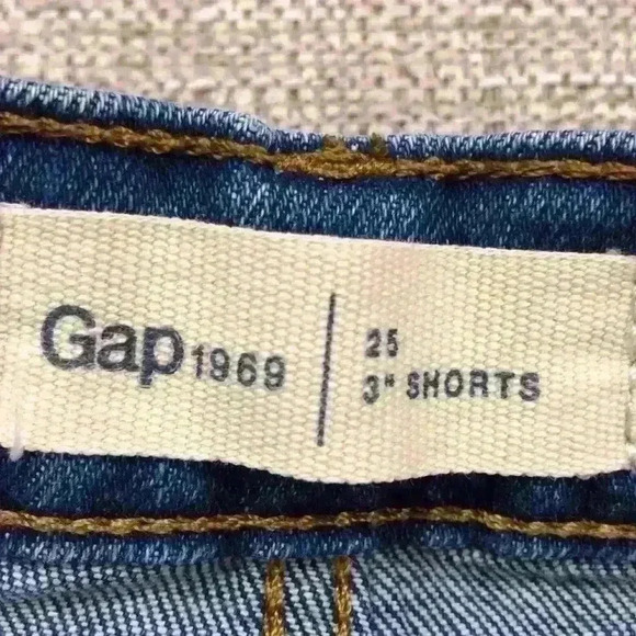 GAP 3” Denim Shorts - Picture 5 of 5